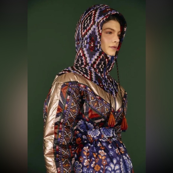 Farm rio hooded puffer coat jacket reversible comes with adjustable snap belt - Picture 5 of 14